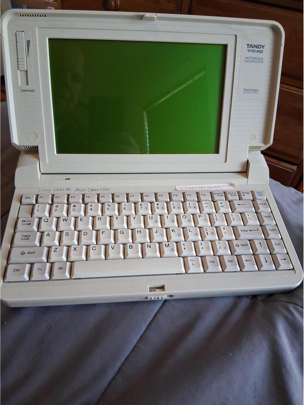 Vintage Tandy 1110 HD Notebook Computer Turns On Screen Works With Cord X1